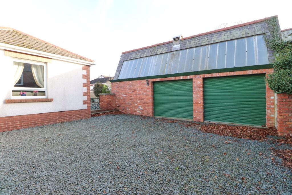 Double garage/workshop