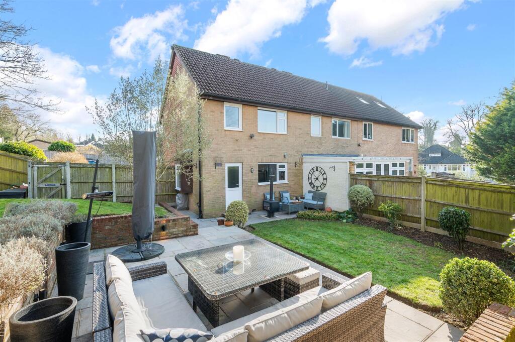 HILLSIDE CLOSE, 3- (17).jpg