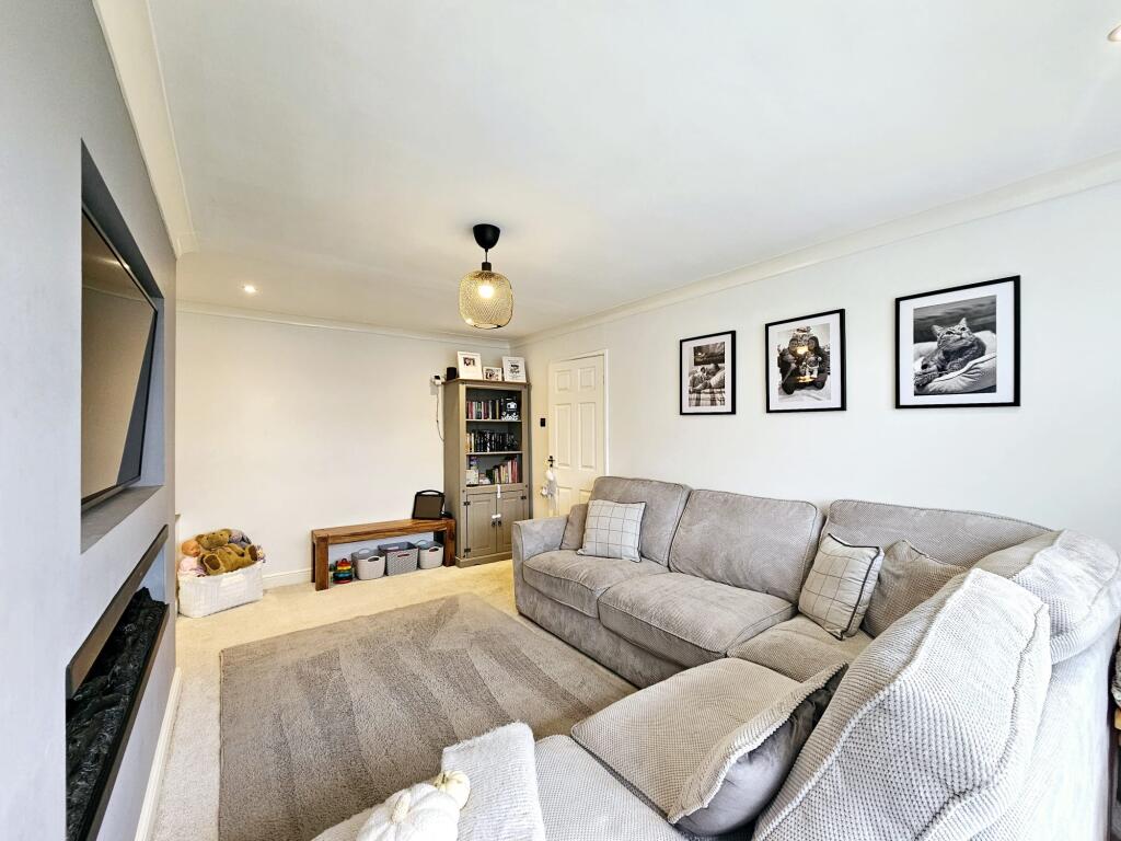 c3635373-29a0-410c-99e7-178893eecbd1