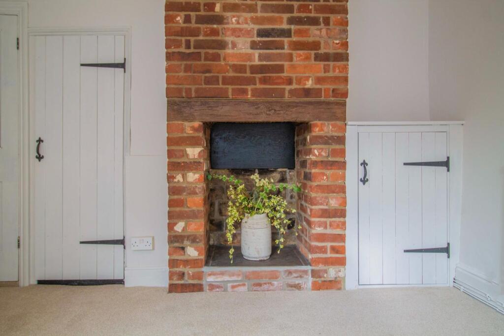 Cobbler's Cottage, Sparhawk Street [Sitting Room] 
