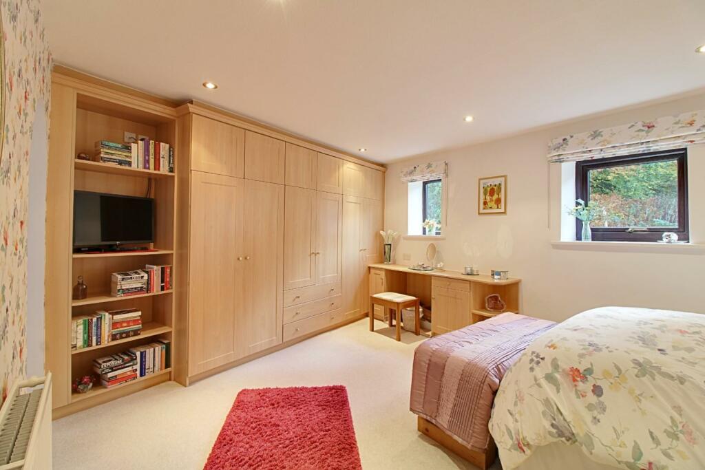 Bedroom One (!).jpg