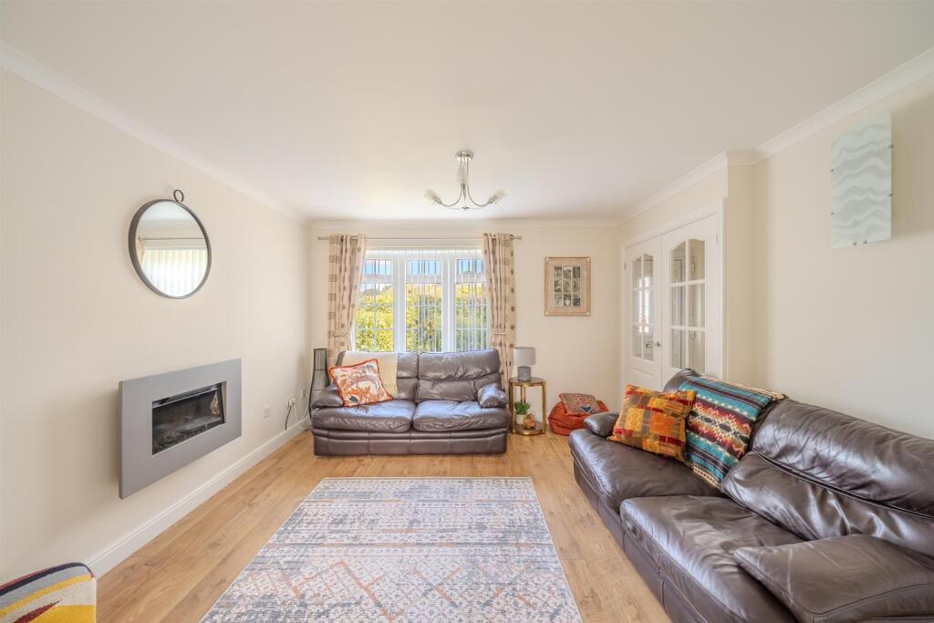 21 Pine Tree Road-9.jpg