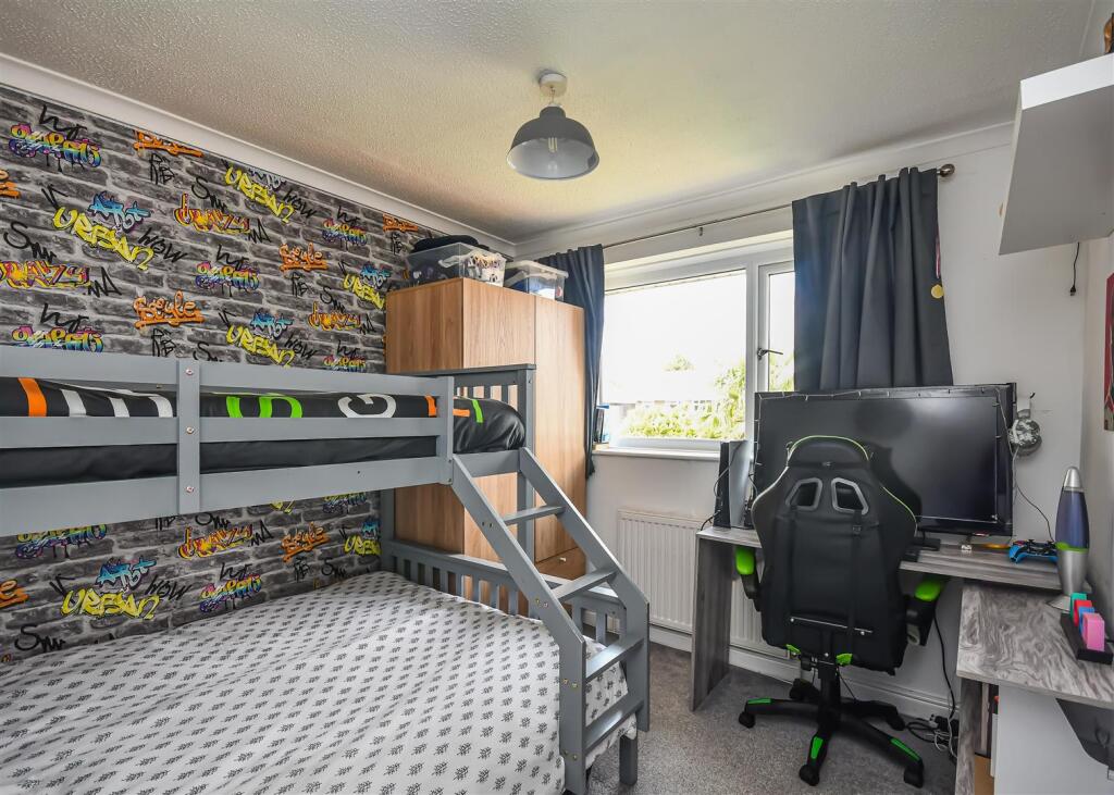 36 The Meadlands-Bedroom 2.jpg