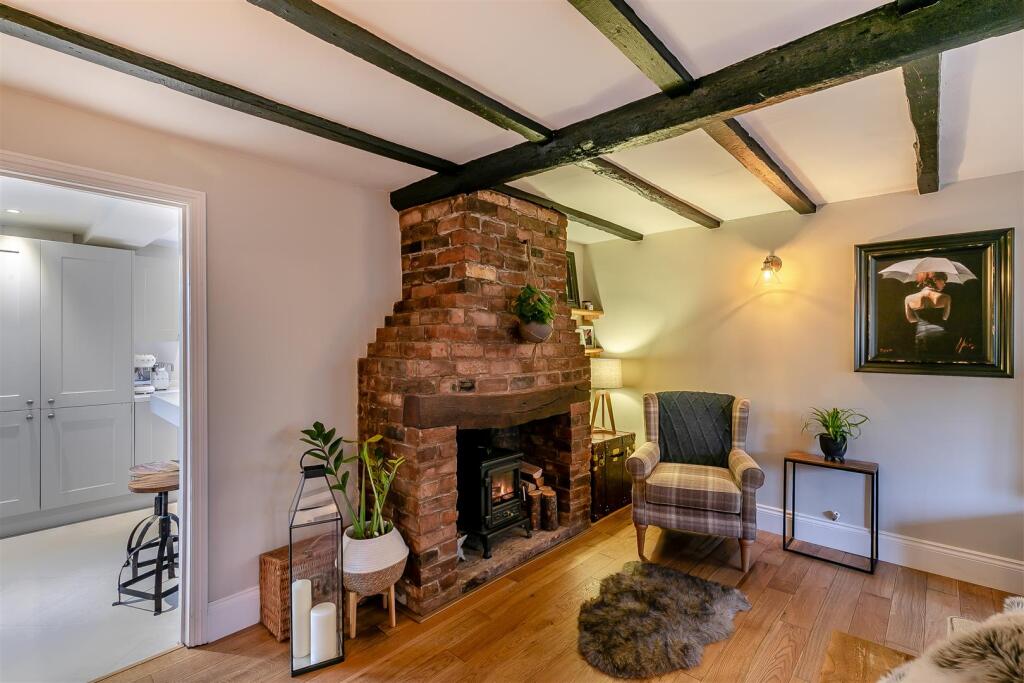 8632704-interior19.jpg