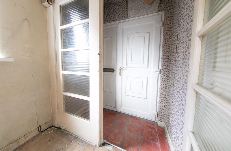 Entrance porch