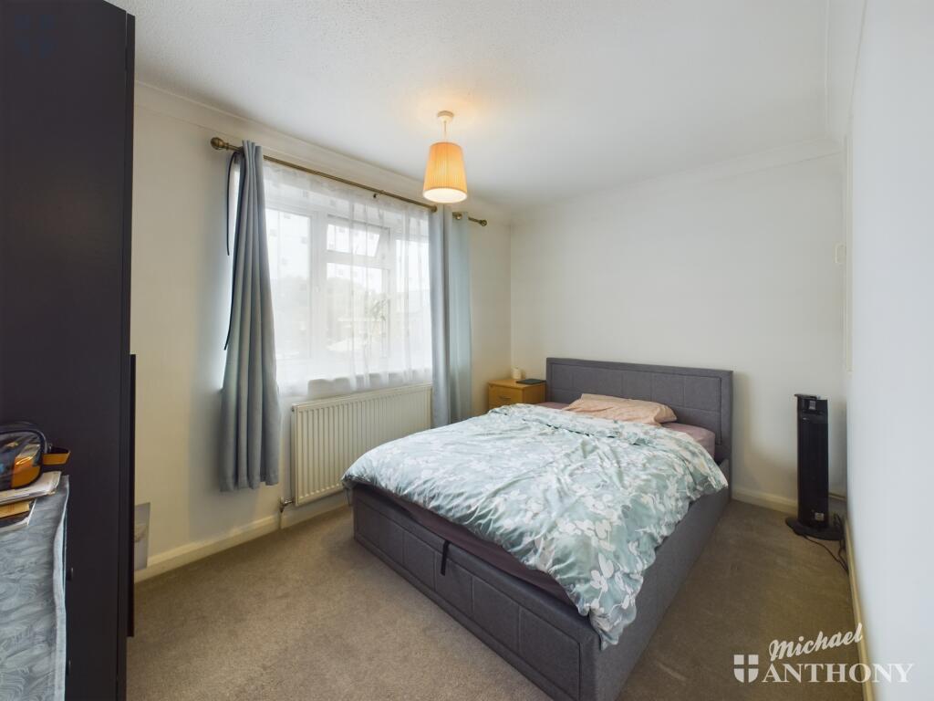 CAM03852G0-PR0116-STILL010