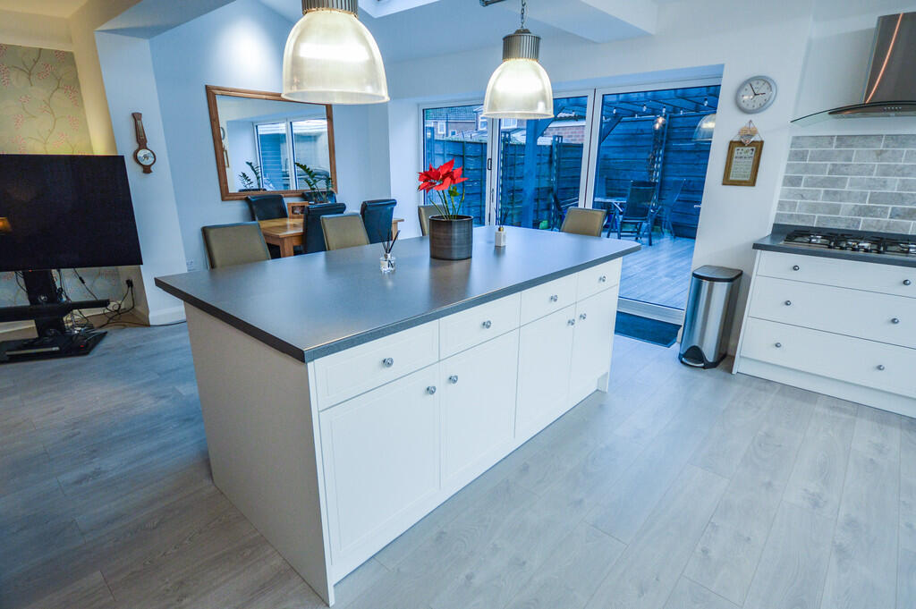 Kitchen-Diner-Lou...