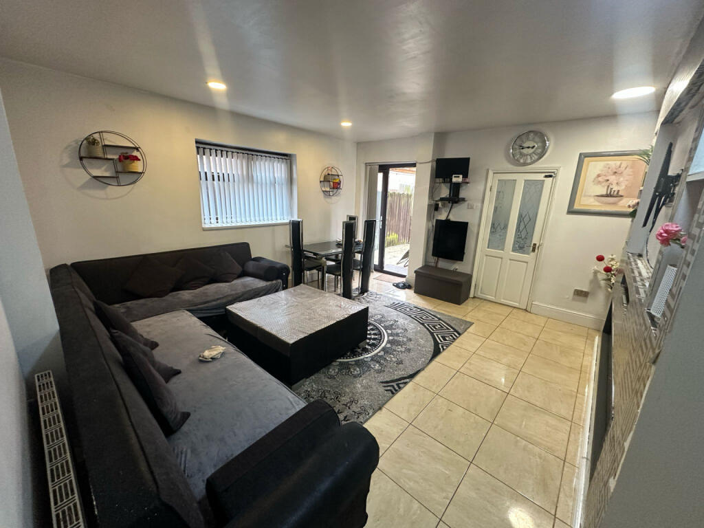 5 bedroom property available to let