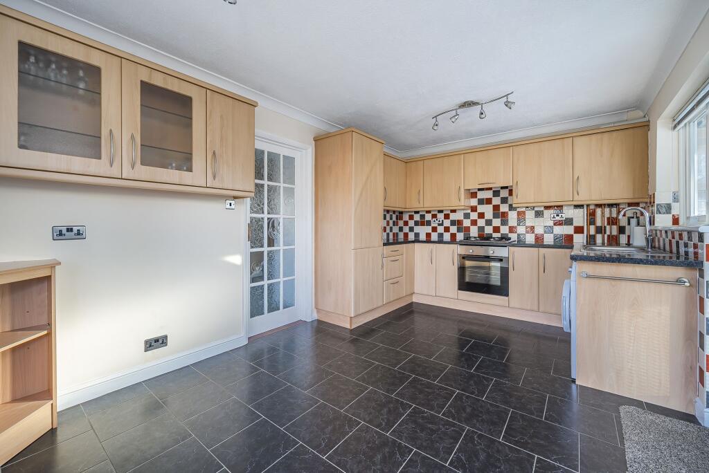 Kitchen/Dining Room (5)