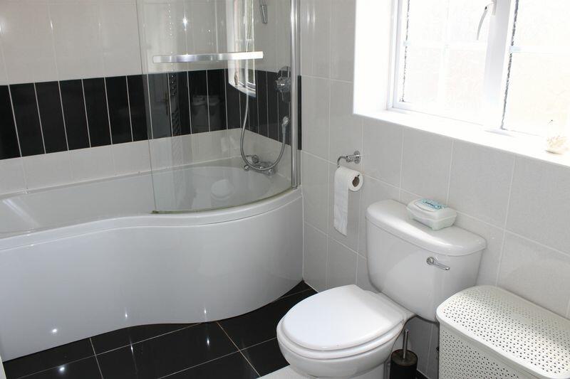 Master Bedroom En- Suite 