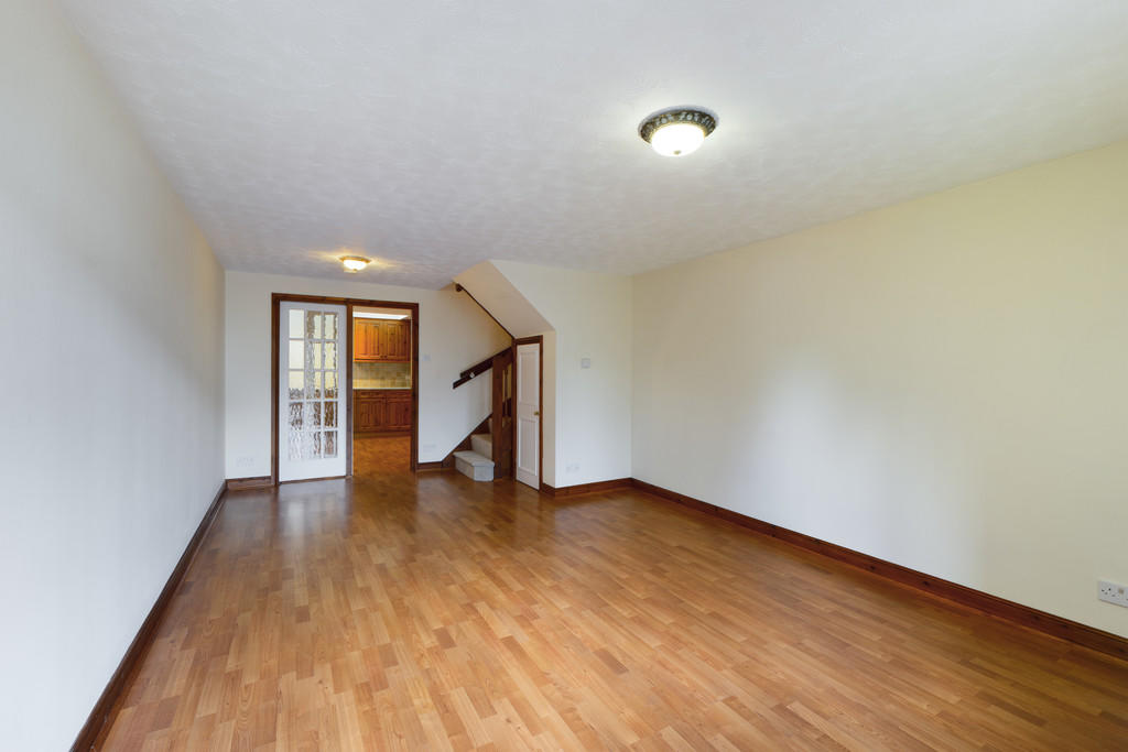 Spacious Lounge 