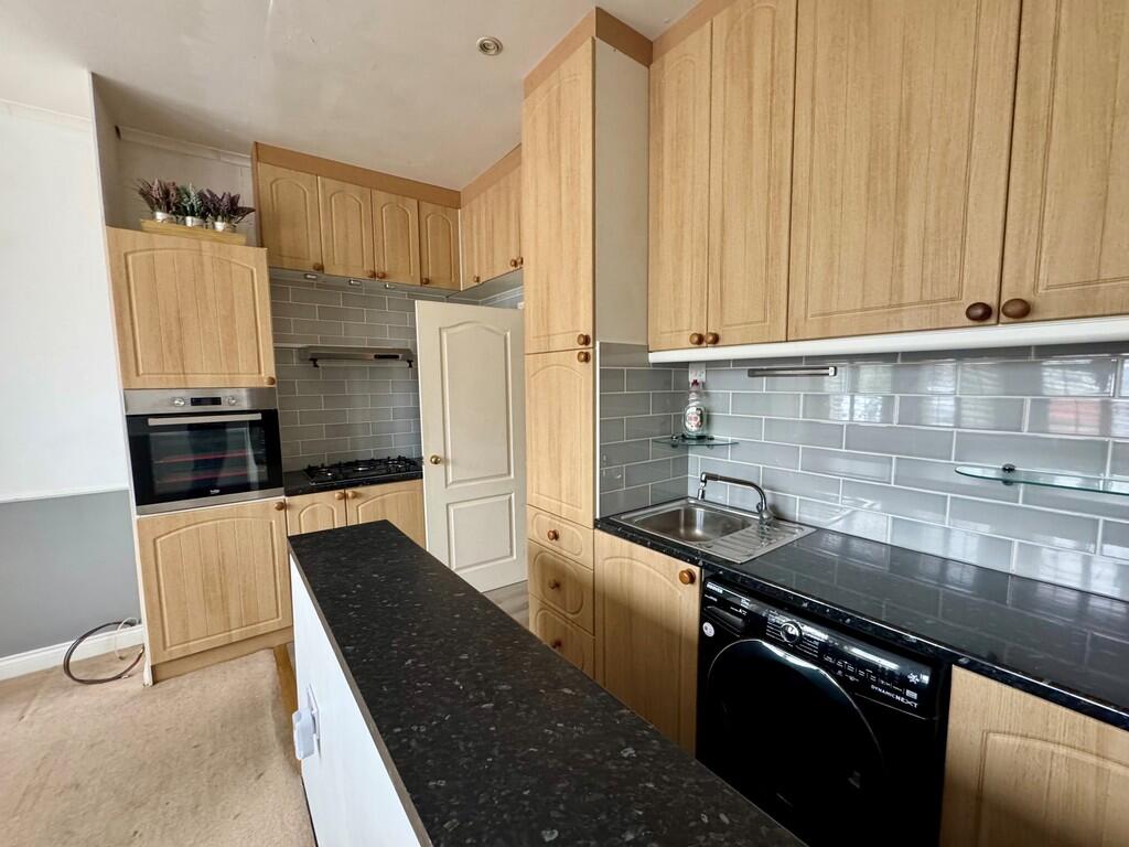 43 Satanita Road ...