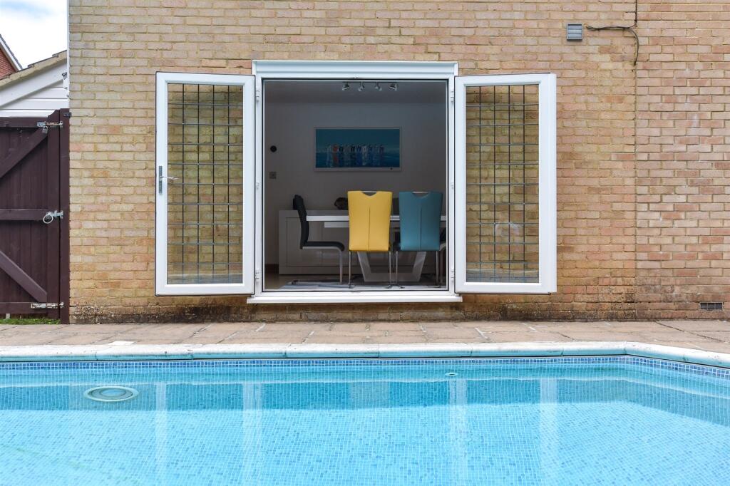 External Lifestyle Photograph