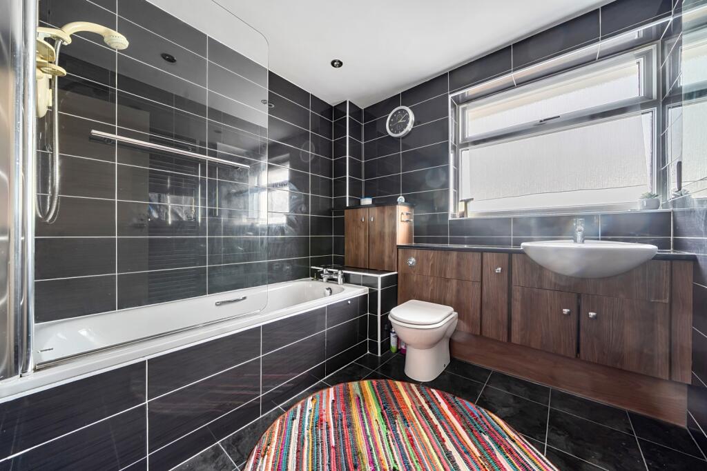 CWRT PENTWYN BATHROOM