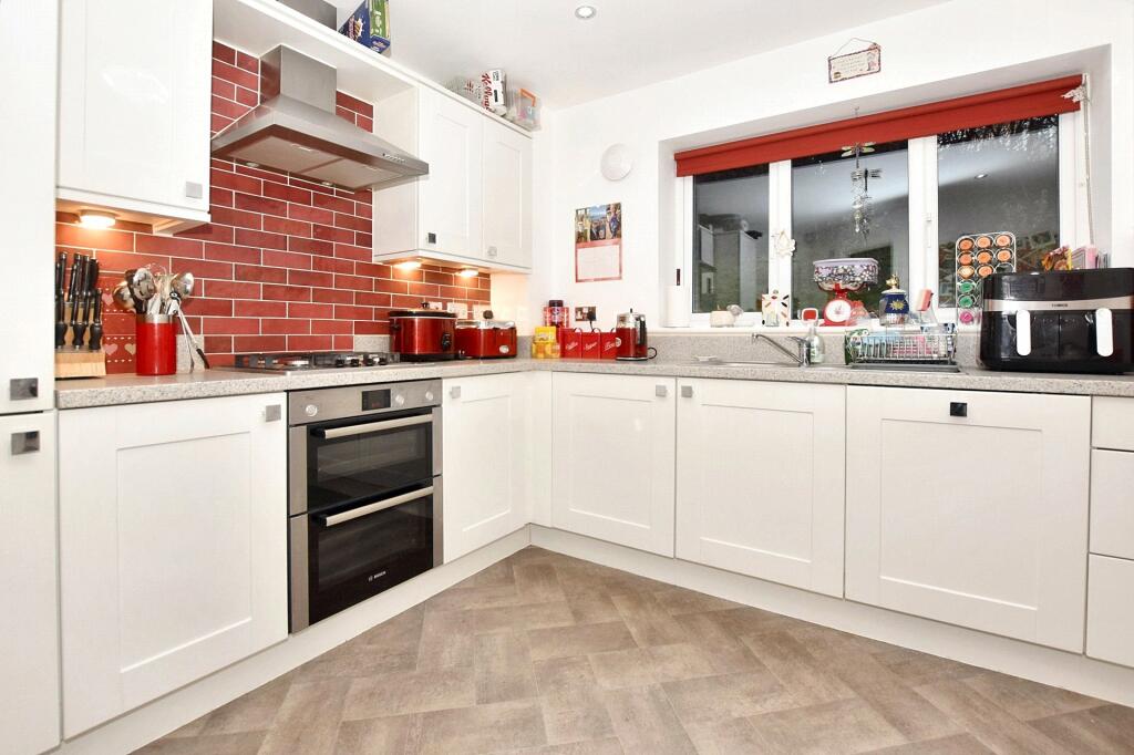 Kitchen/Breakfast Rm