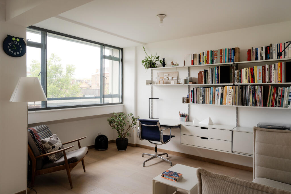 283593 - Keeling House, London E2 - high res - ...