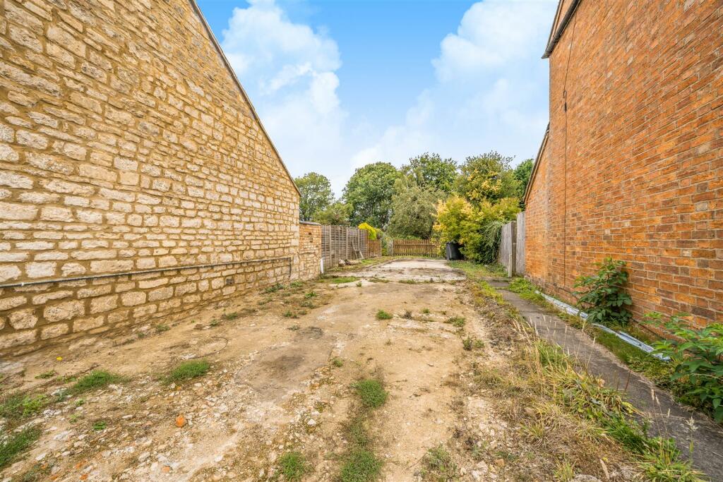 36 High Street, Paulerspury