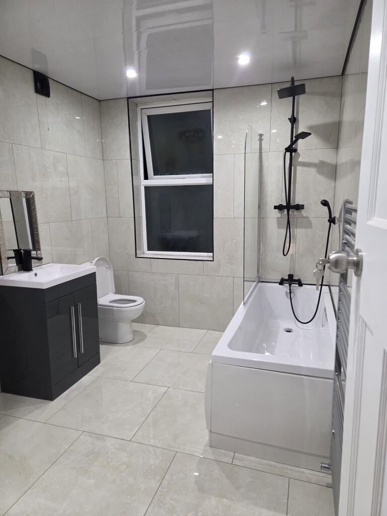 Family bathroom pic 2