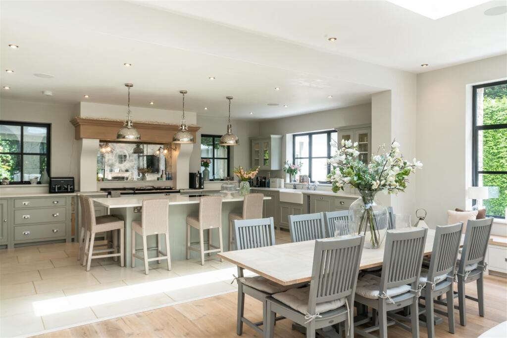 Kitchen/Dining