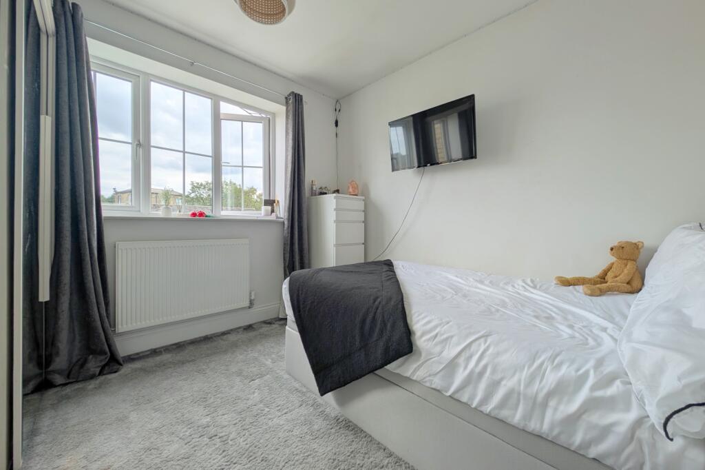 Croft View EweMove Brighouse (36)