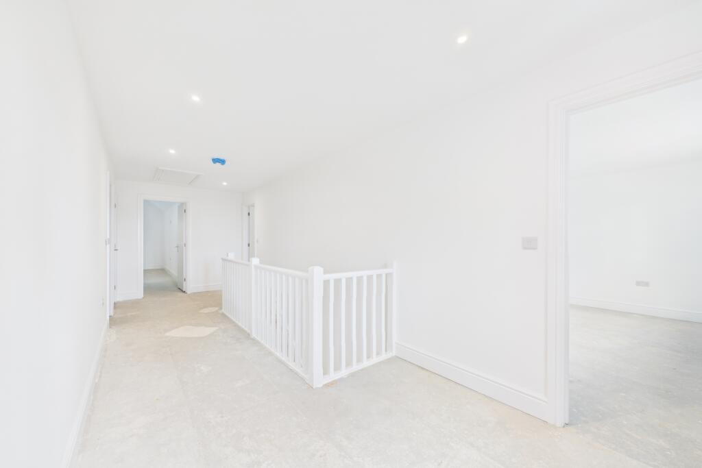 EweMove - Spalding - Pinstock Lane -  Landing