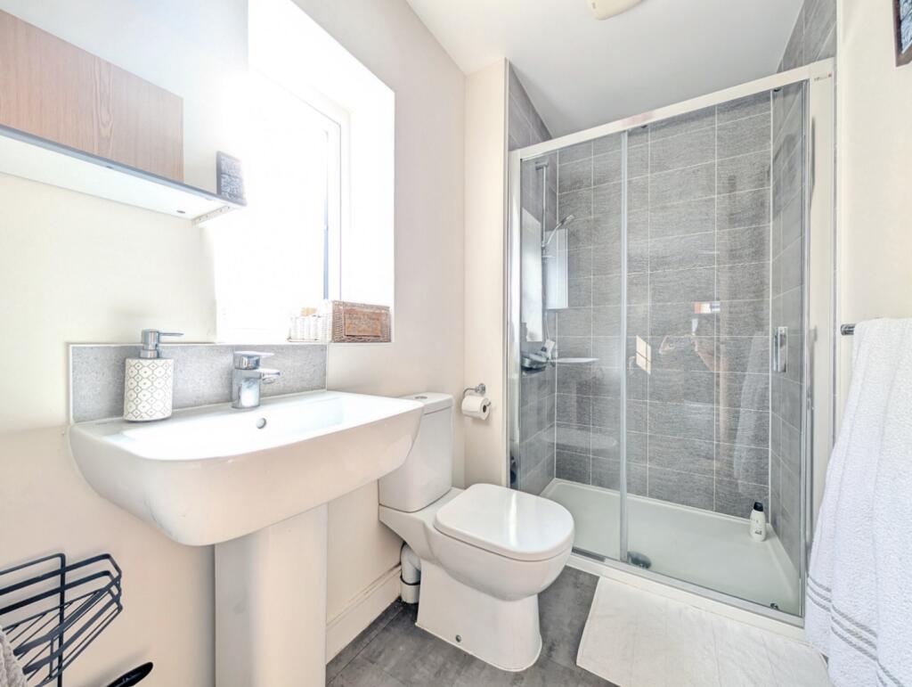 pbox-bathroom-328265.jpg