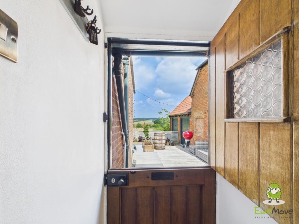 EweMove Basingstoke Estate Agents 17 Vyne Road 