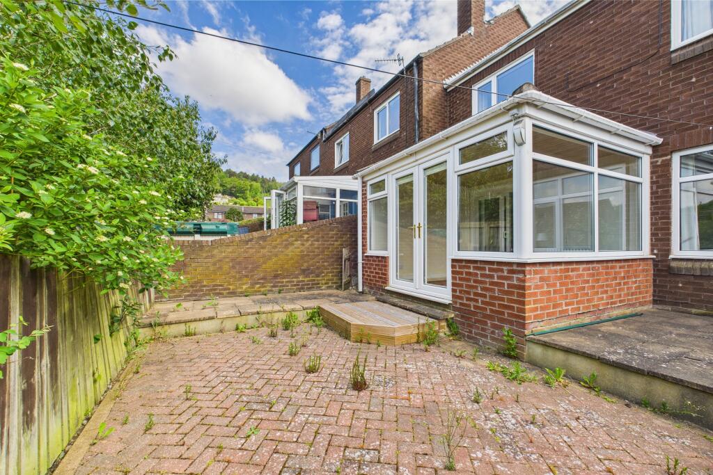 CAM04201G0-PR0083-STILL022