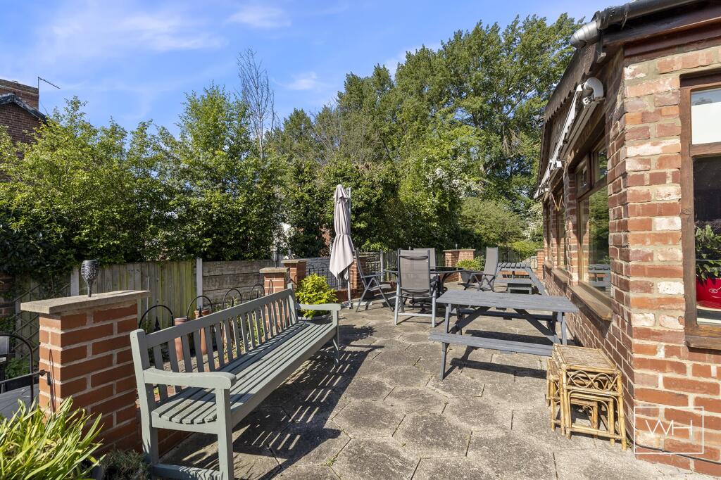 2 Finkle Street, Ben