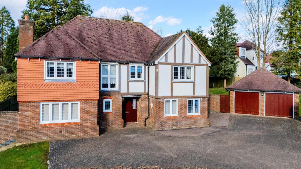 CLAREMOUNT GARDENS, 28 DRONE  (5).jpg