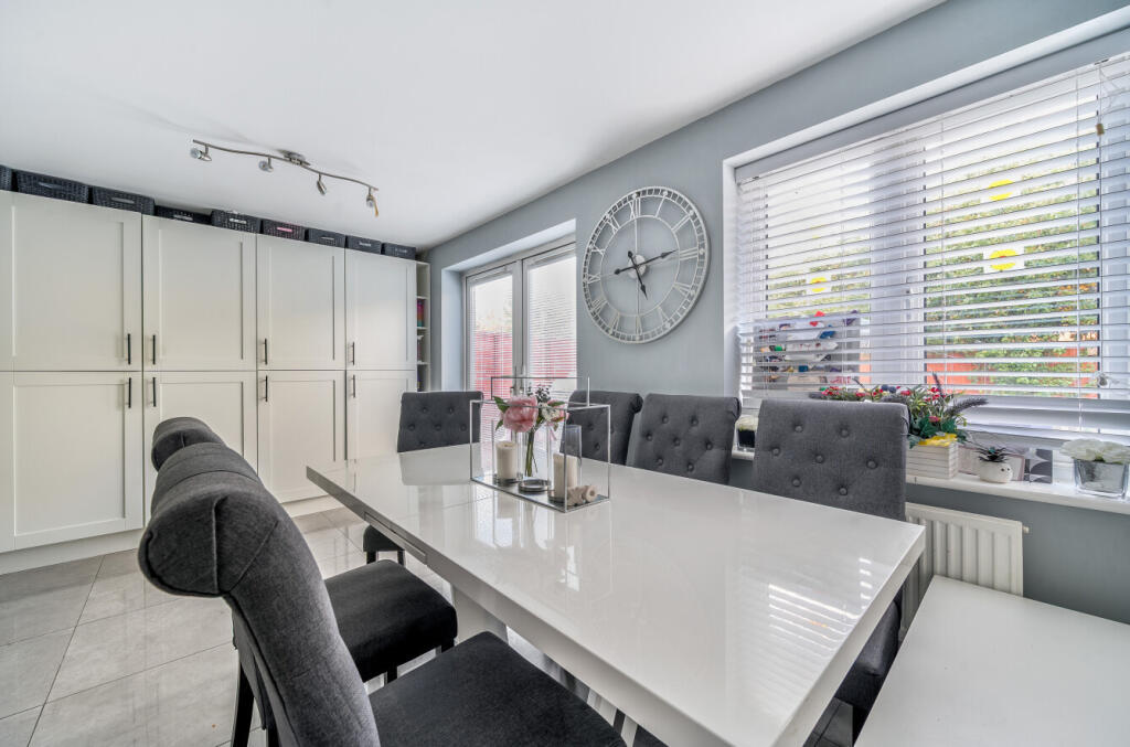 1365245-16-68e6bc...