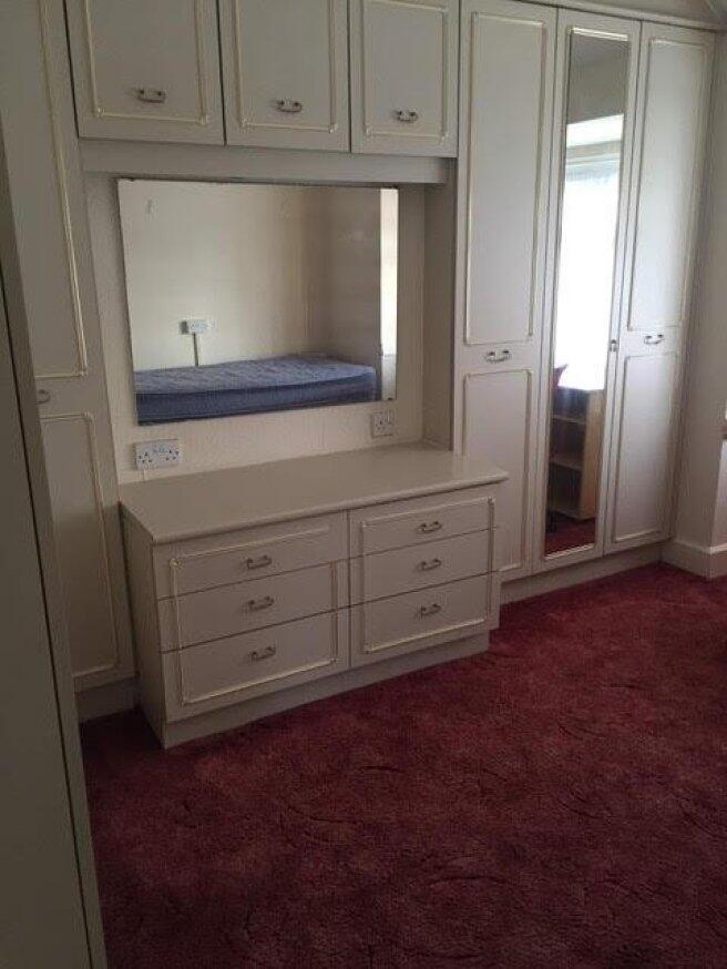 chase-road-kt19-8tl-910117