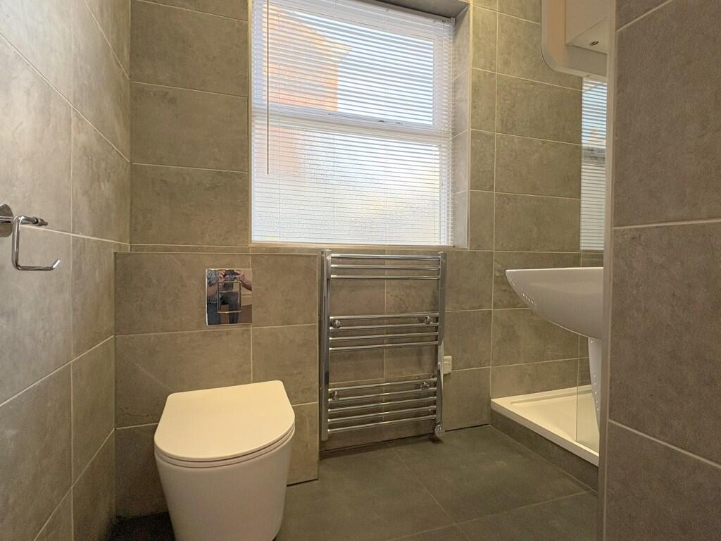 EN SUITE