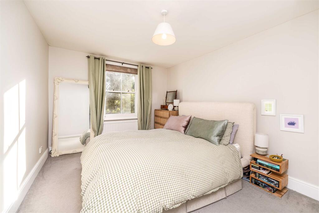 Flat 2, 14 Windmill Rd SW18 2EU-LOW RES-11.jpg
