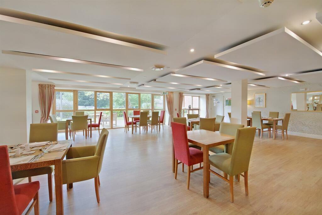 8559823-interior01-800.JPG