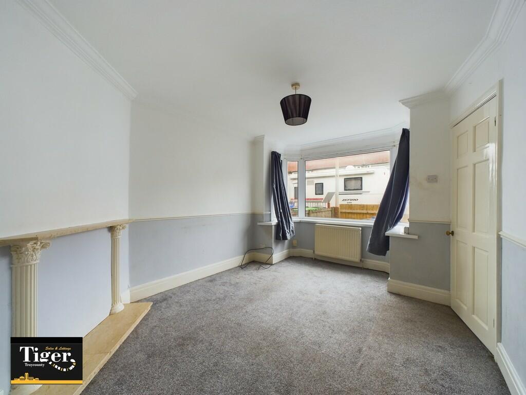 CAM02176G0-PR0318...