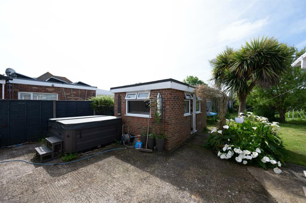 14 Sandy Point Road 24 1.jpg