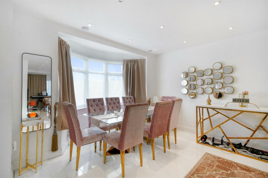 560 Whitton Avenue West - ZxEer4B3CKc2sb2tuvkQ.jpg