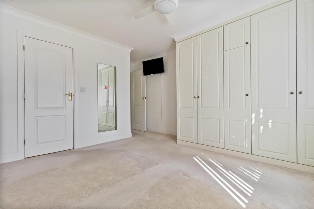 5a Tamarisk Way_009.JPG