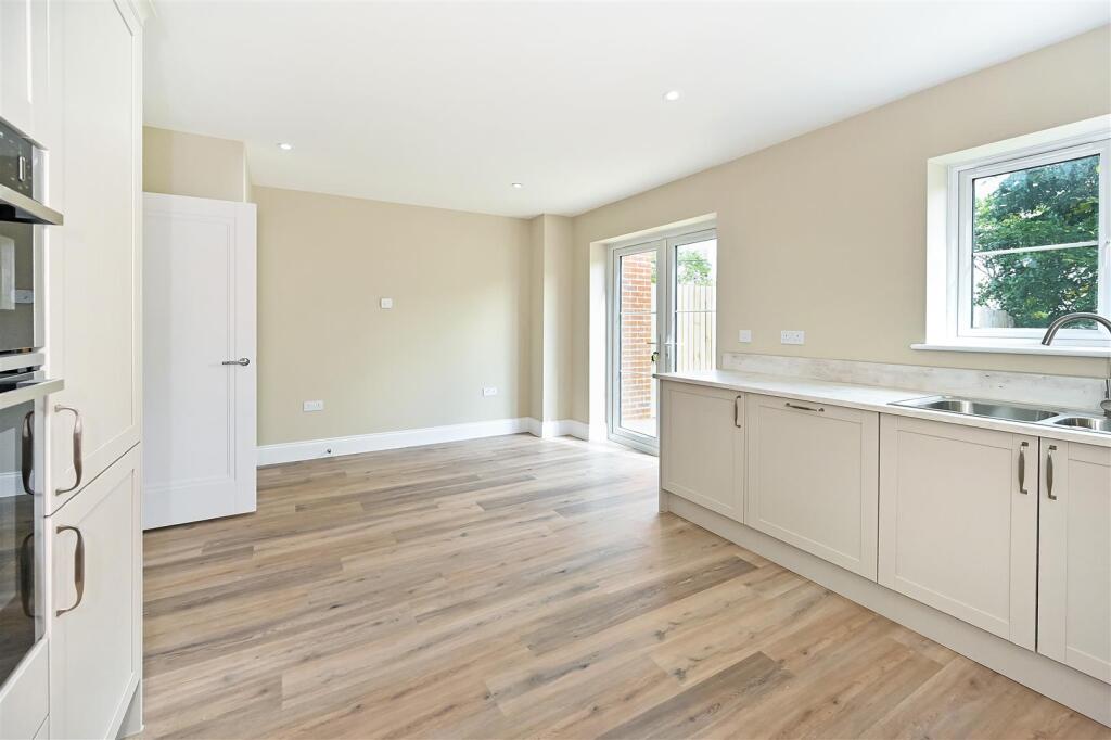 Kitchen/Breakfast Room