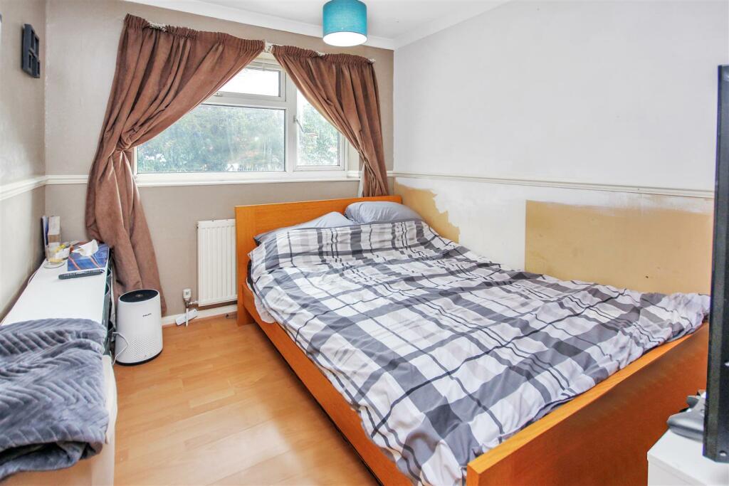 Bedroom 2.JPG