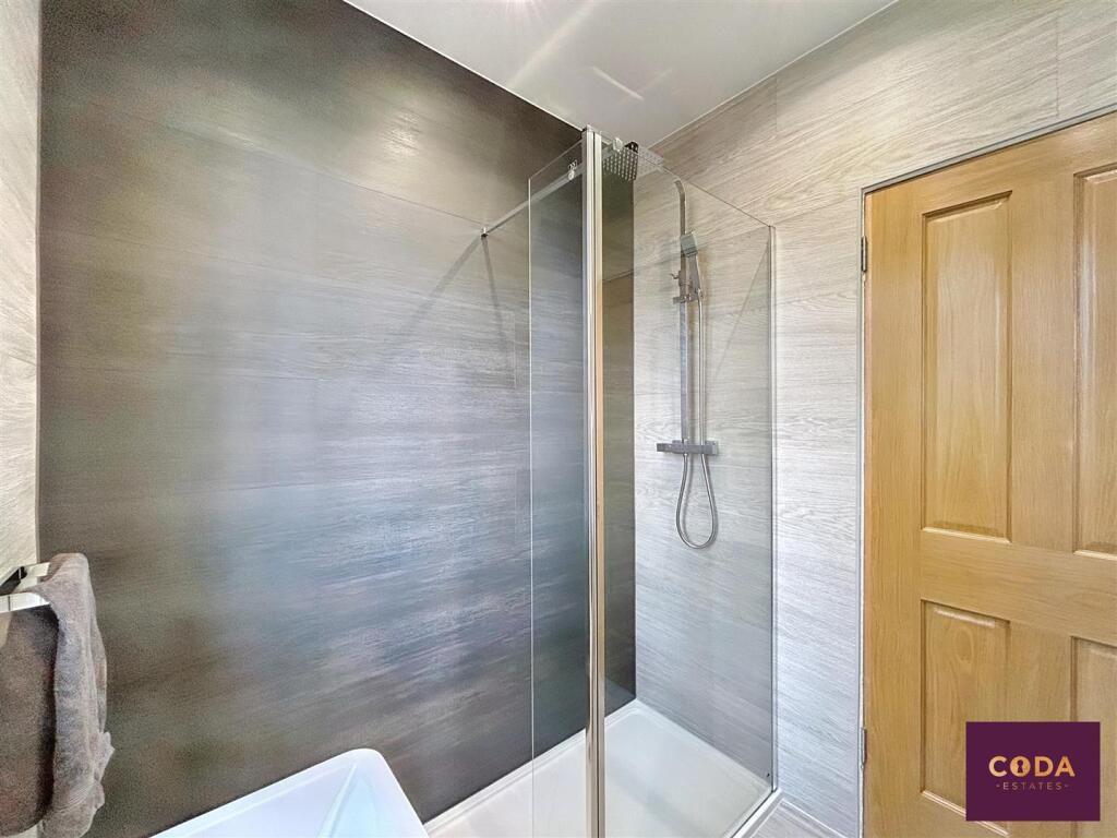 Bathroom 2 (1).jpg