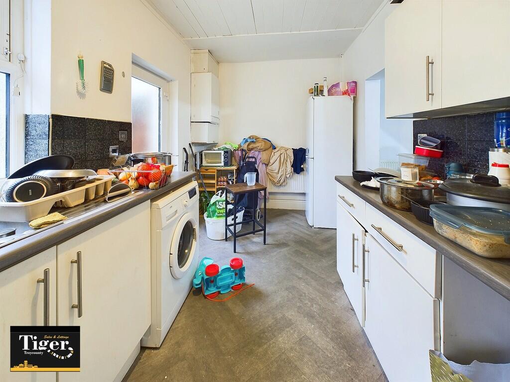 CAM02176G0-PR0461...