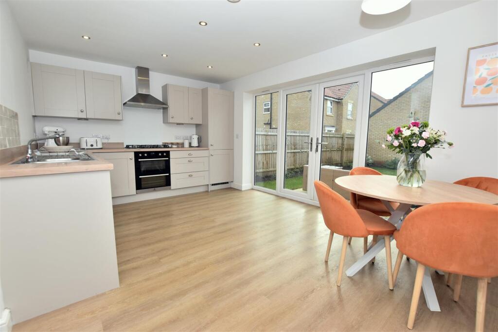 Dining Kitchen.JPG