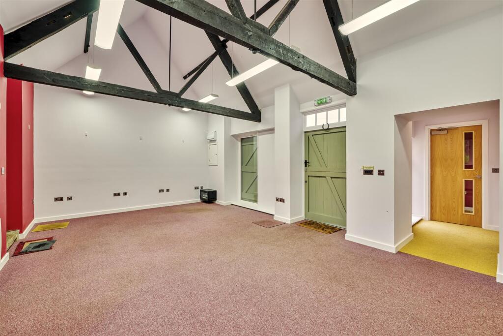 32 High Street Islip-27.jpg