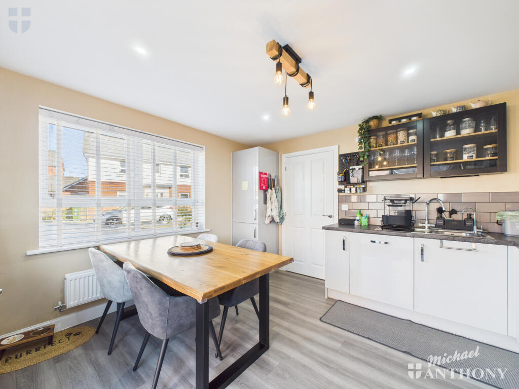 CAM03218G0-PR0783-STILL003