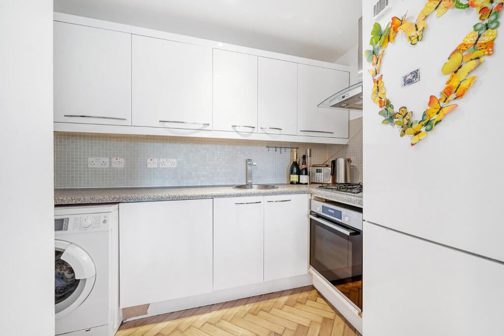 Kitchen.JPG