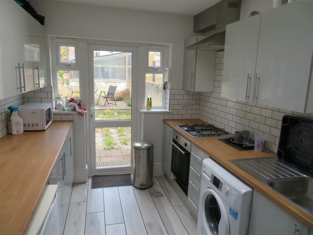 1 Edmund Road Kitch2.JPG