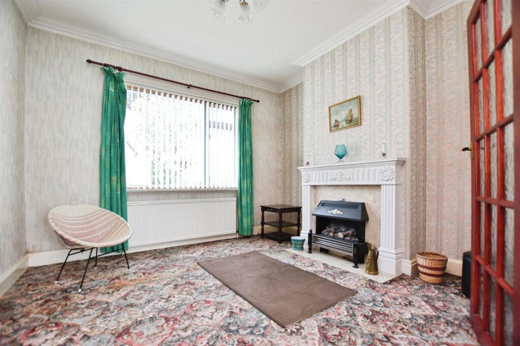 77d85b65-lounge 202.JPG