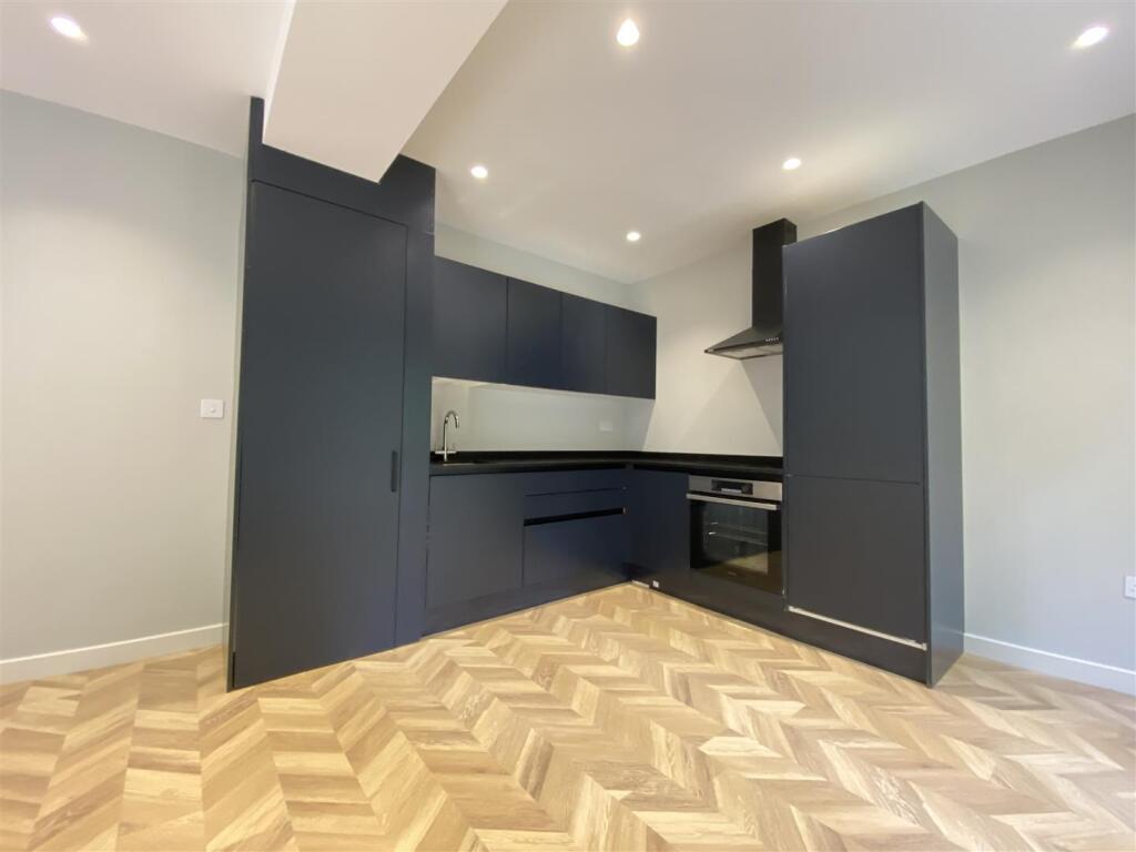 Flat 2 Anerley 2.jpg